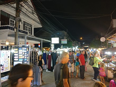 Night market in Mae Nam