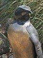Statue en bronze de Nils Olav (2008) au zoo d'Édimbourg.
