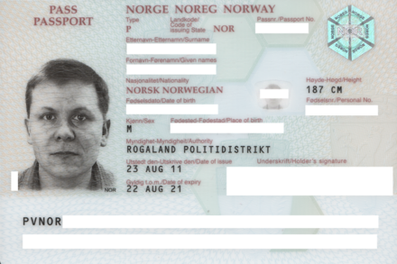 A specimen of an identity information page in passports issued until October 2020