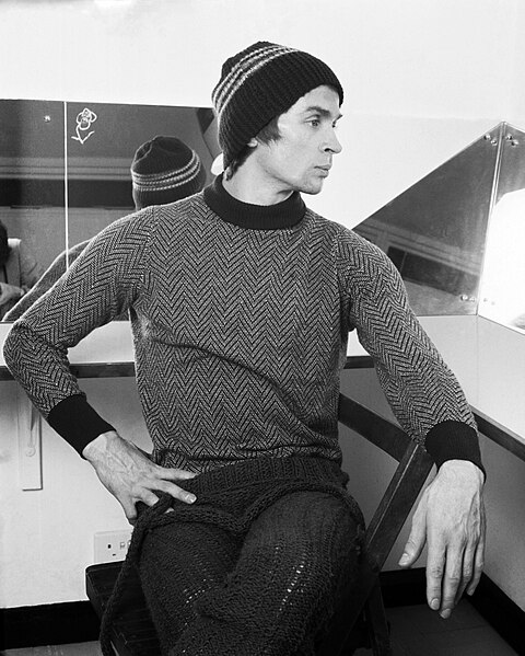 File:Nureyev 11 Allan Warren.jpg