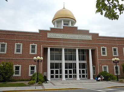 How to get to Ocean City High School with public transit - About the place