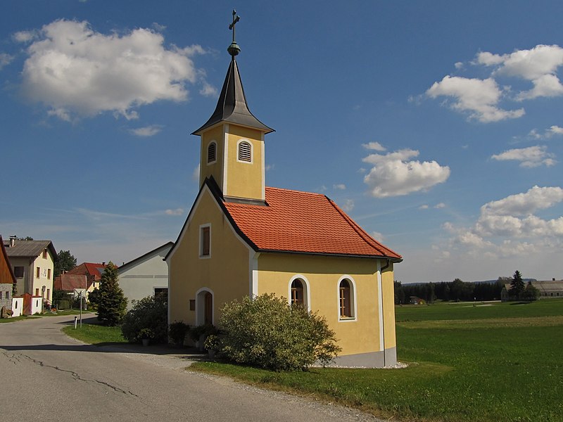 File:Ortskapelle hl. Hyppolyt in Annatsberg.jpg