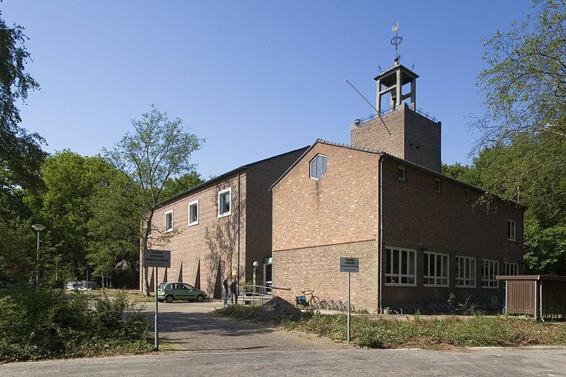 File:Overzicht van de oost en noordgevel - Amersfoort - 20418208 - RCE.jpg