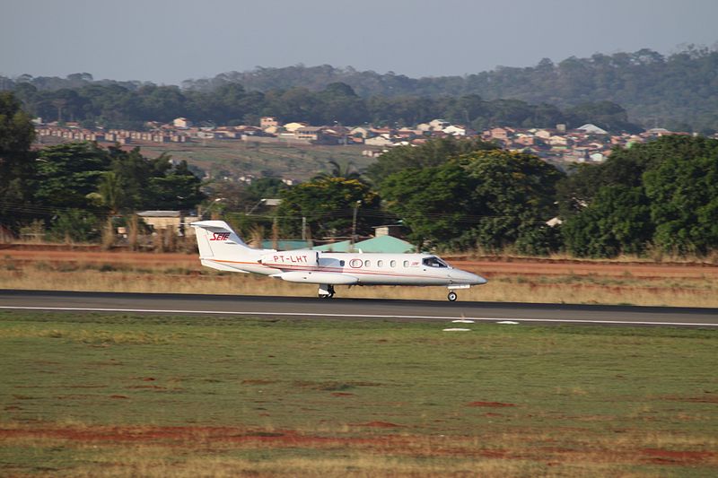 File:PT-LHT Learjet 35A SETE (8167101965).jpg