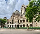 Parliament House, Brisbane, Queensland with Christmas tree in 2019, 05 (cropped).jpg