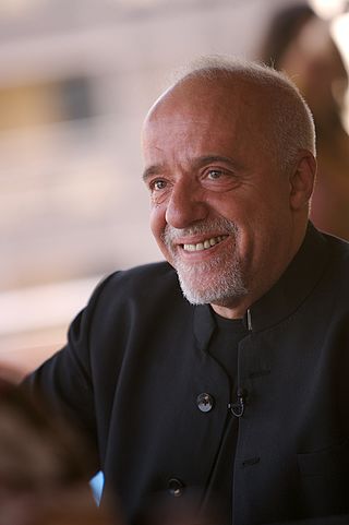 Fortune Salaire Mensuel de Paulo Coelho Combien gagne t il d argent ? 10 000,00 euros mensuels
