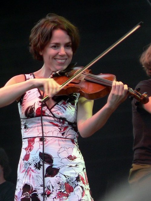 Petra Haden with The Decemberists in 2005