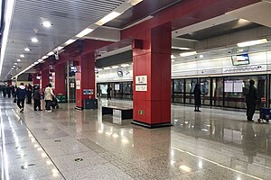 Platform of Shimen Station (20201029143151).jpg