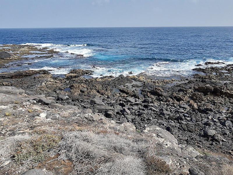 File:Playa de Telde, Gran Canaria, coastline.jpg