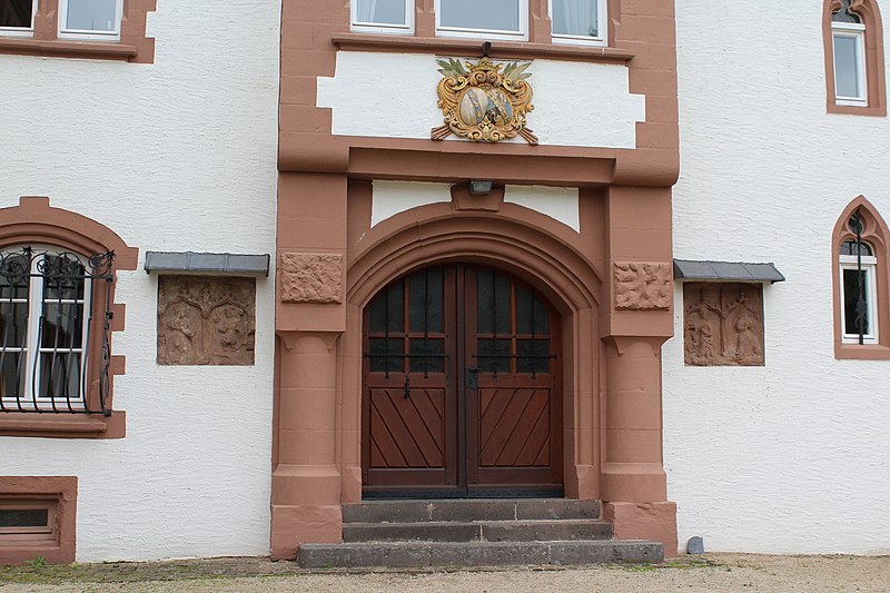 File:Portal zum Schloss Dagstuhl.jpg