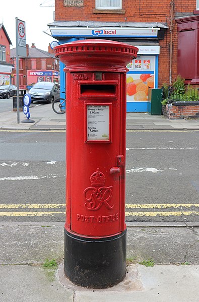 File:Post box on Hale Road, Walton.jpg