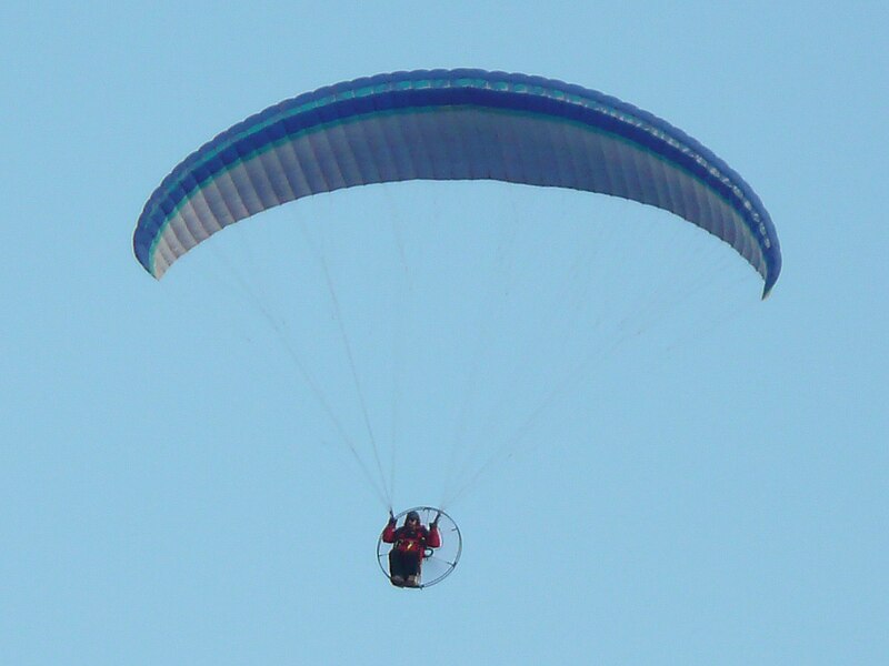 File:Powered paragliding 1450569.jpg