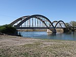 Colorado Nehri üzerindeki iki kemerli köprü - panoramamio.jpg