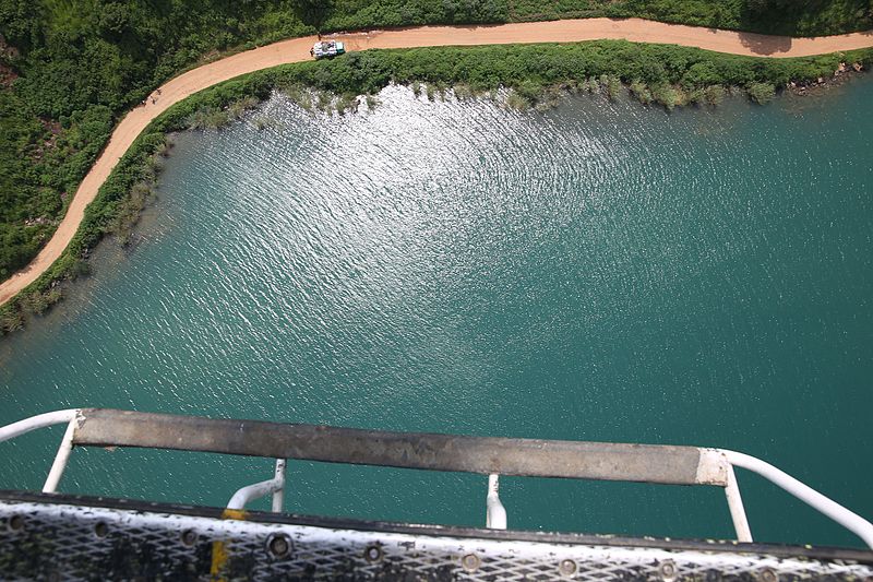 File:RD Congo - Vue aérienne des berges du lac Tanganyika. (24394699700).jpg
