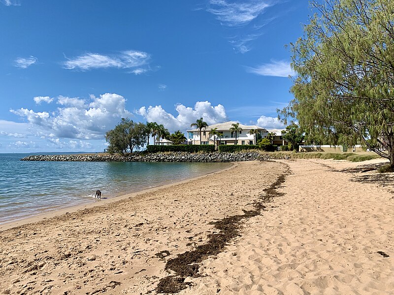 File:Raby Bay Foreshore Park, Queensland, 2020, 02.jpg