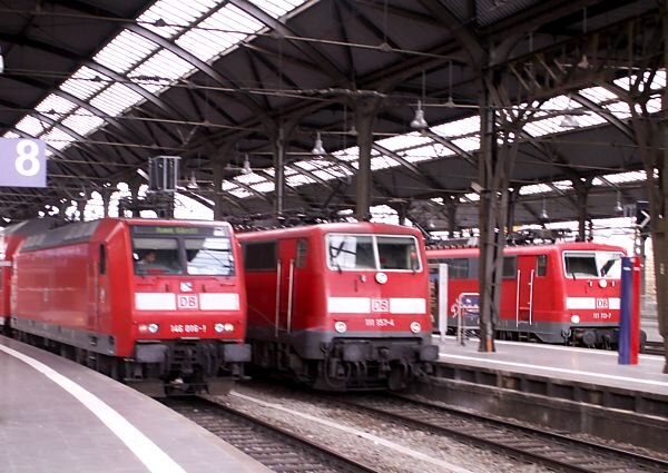 Regional-Express trains in Aachen Hauptbahnhof.