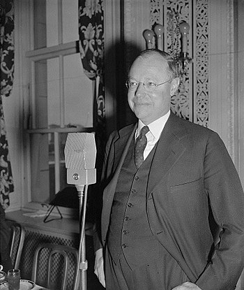 Robert Taft 1939 stands at microphone