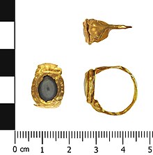 Roman finger-ring Elmley Lovett third century AD Roman finger ring (x2 Profile and plan). (FindID 616069).jpg