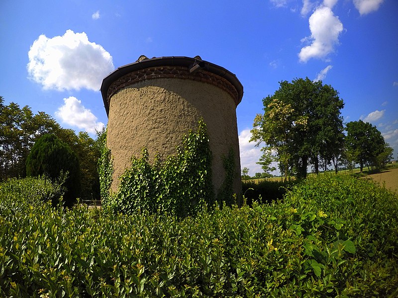 File:Rosate - Noviglio - Cappella a Nostra Signora di Lourdes - panoramio (2).jpg