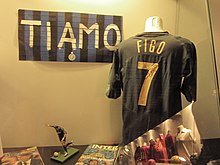 Maglia di Luis Figo esposta al San Siro Museum