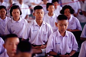 Uniformes escolares en Tailandia - School uniforms in Thailand - xcv.wiki
