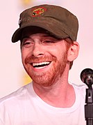 Seth Green interprète la deuxième voix de Léonardo.