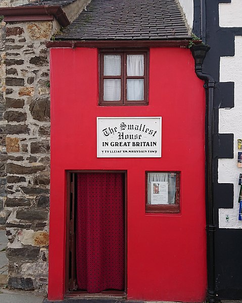 File:Smallest House In Great Britain.jpg