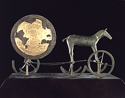 Char du Soleil de Trundholm datant de l'âge du bronze (Sjælland, Danemark).Musée national du Danemark.
