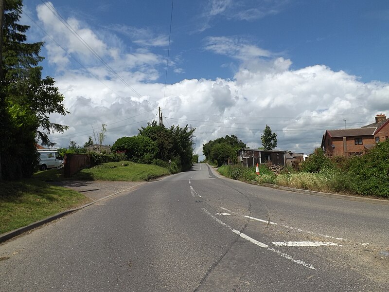 File:Somersham Road, Bramford - geograph.org.uk - 5003188.jpg