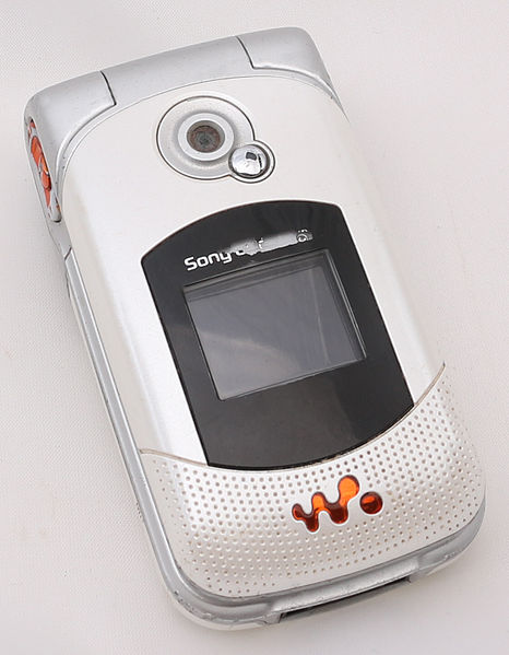 File:Sony Ericsson w300i 4806.jpg