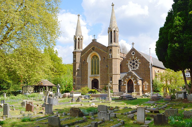 File:St Andrew's Church, Ham - view from cemetery.jpg