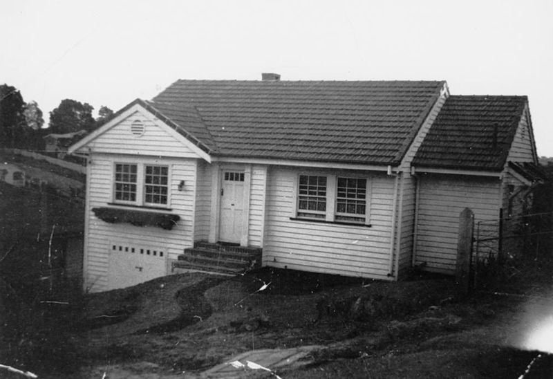 File:StateLibQld 1 146587 Karrasch House, St. Lucia, Brisbane, ca. 1940s.jpg