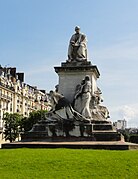 Statue à la mémoire de Louis Pasteur.