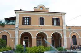 Pineto-Atri station 01.jpg