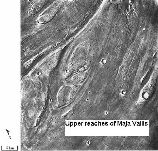 Streamlined islands show that large floods occurred on Mars. (Lunae Palus quadrangle)