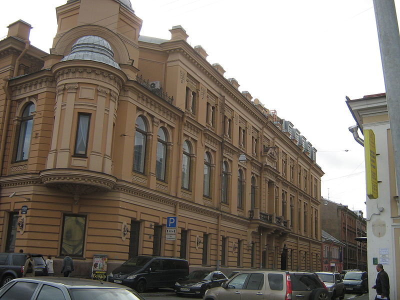 File:Streets Sankt-Peterburg sent2011 3914.jpg