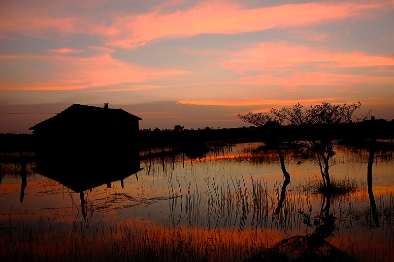 File:Sunset - Kumburumoolai, Batticaloa.jpg