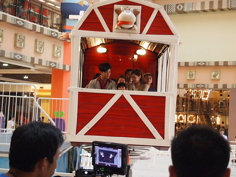 File:TV drama location shooting in EDTP Crazy House 20110710.jpg