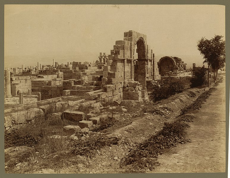 File:Tebessa. Ruines de la Basilique Byzantine, porte laterale - ND Phot. LCCN2004665050.jpg