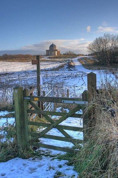 File:Temple of Minerva - geograph.org.uk - 1070971.jpg