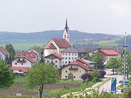 Pohled na Tettenhausen s kostelem