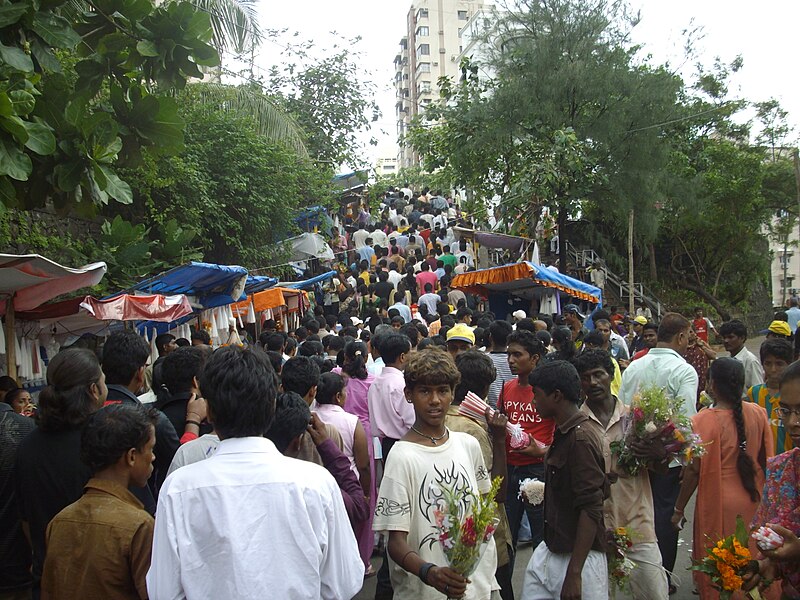 File:Thronging crowds in the queue to the entrance of 'Mount Mary Church'..JPG