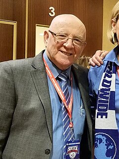 Tommy Smyth Irish soccer commentator (born 1946)