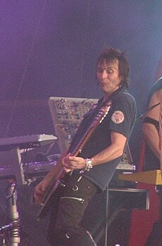 Tommy Stinson at Download Festival 2006.jpg