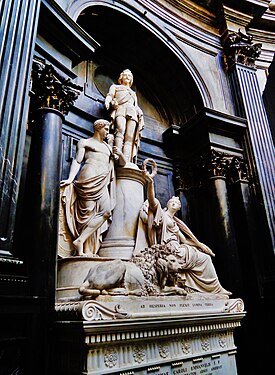 Torino Palazzo Reale Interno Cappella della Sindone Statua.jpg