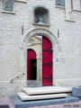Pintu masuk ke halaman basilika melalui Leuvensestraat