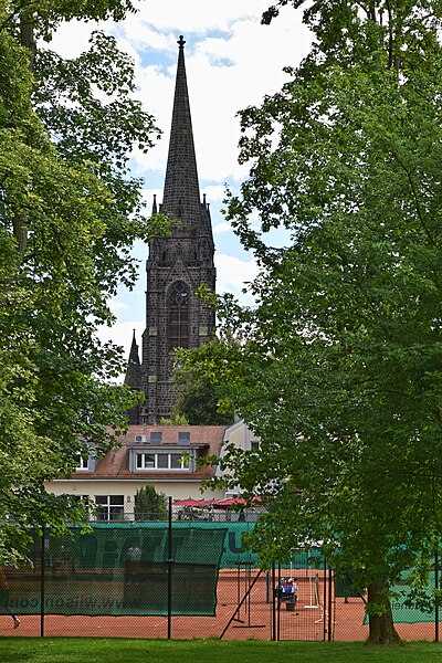 File:Turm Dankeskirche Bad Nauheim.jpg