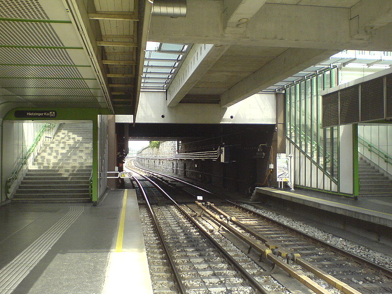 File:U4 Unter St. Veit Bahnsteige DSC07178.JPG