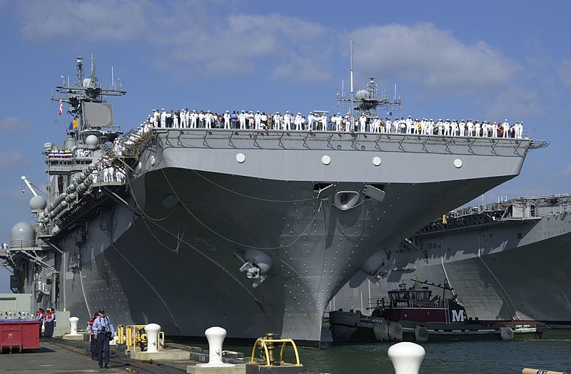 File:US Navy 050927-N-8720O-025 Sailors man the rails as the amphibious assault ship USS Kearsarge (LHD 3).jpg