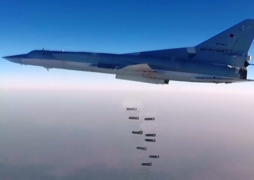 Largage de bombes de 250 kg par un Tupolev Tu-22M russe en 2016 au-dessus de la Syrie.